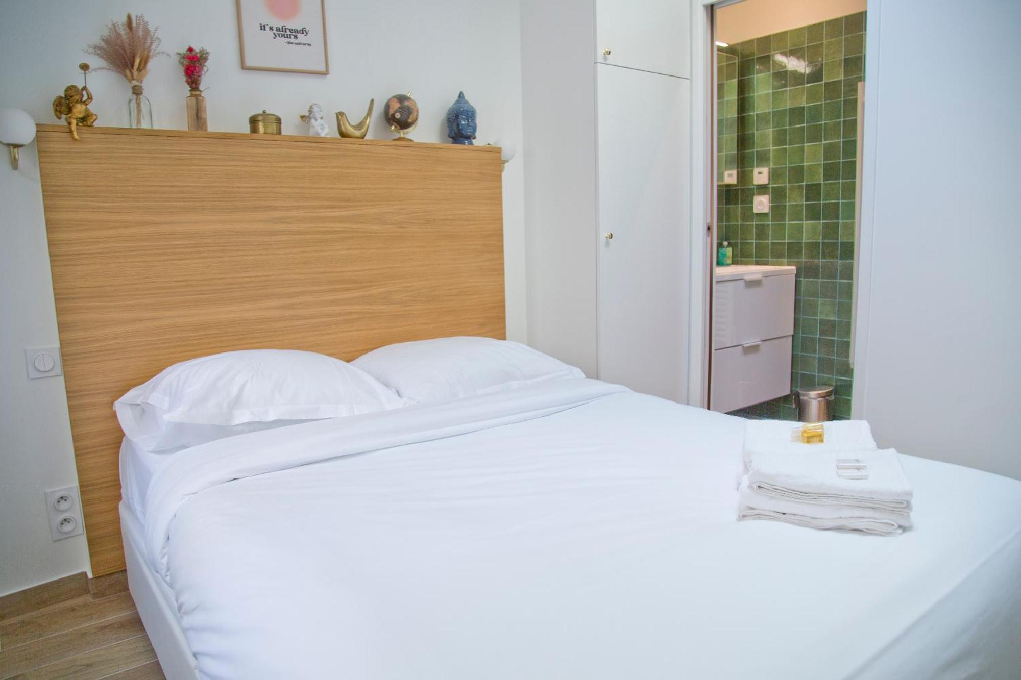 Perfect Modern Saint Germain - 1 * Paris